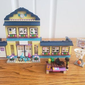 LEGO Friends 41005 Heartlake High **RETIRED**